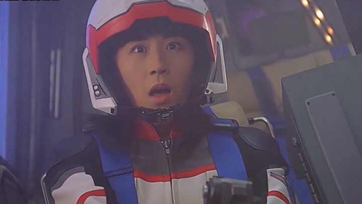 มาดู 10 ฉากอันโด่งดังของอุลตร้าแมนช่วยชีวิตภรรยาของเขา! ติก้า VS อุ๊บ คิดว่าใครหล่อกว่ากัน?