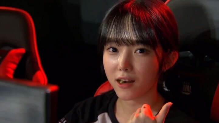 Sweet girl said yes (APEX Asia Peak Carnival)