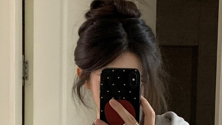 Patahkan “mantra” bahwa ikat rambut baru terlihat cantik kalau asal-asalan!