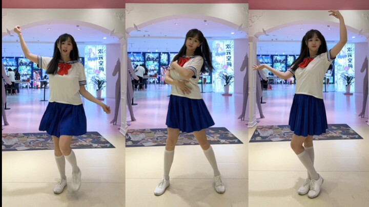 A cute girl in a white-sock sailor uniform is casually dancing and grooving everywhere—this mobile g