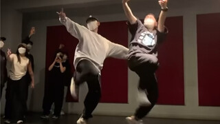 IRO X MOOREUP hiphop berbingkai besar sangat keren