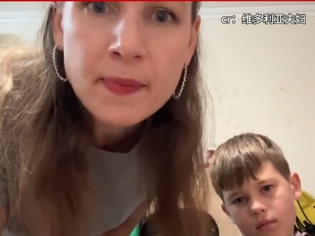 سيدة فيكتوريا، في الصين يُطلَب من الأهالي تولي مهمة الواجبات المدرسية لأن الطلاب لا يكتبونها.