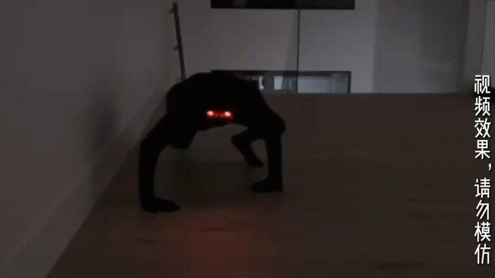 Haima International Media | When a foreign blogger dresses up in red-eye cosplay to prank his wife..