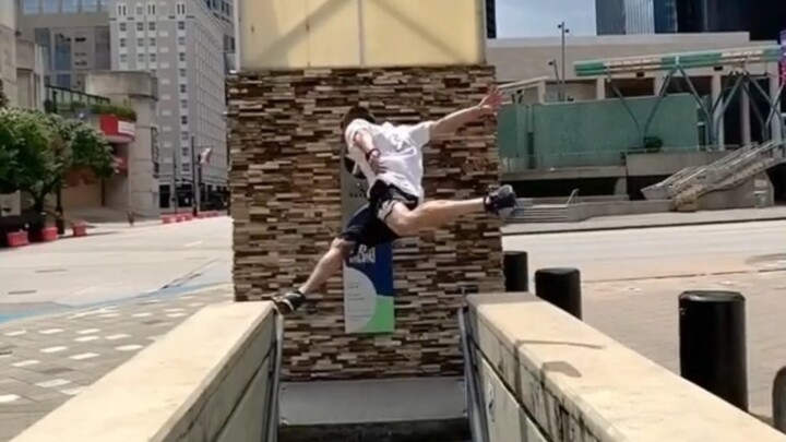 الحياة بحاجة إلى التحديات، والأحلام لا تقبل الرتابة؛ لنكن أوفياء لشبابنا ولأنفسنا.