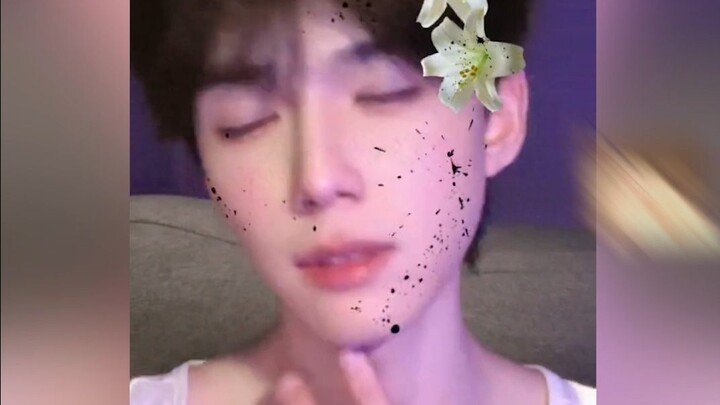 Penipuan, itu penipuan—sebelum bicara dia Omega, setelah bicara dia Alpha.