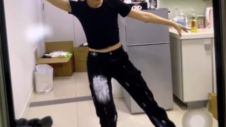 【About Me Making It to the Third Round of China Communication University by Dancing the Most Stylish