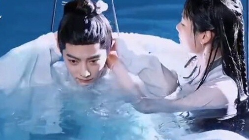 It’s been so long since I’ve seen actors actually go into the water to film a kissing scene!!!