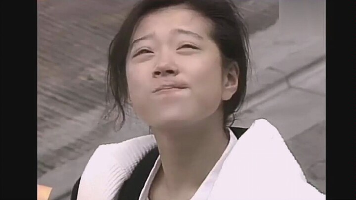 مونتاج مختلط لمشاهد مختلفة من أداء أكيكو ناكامورا