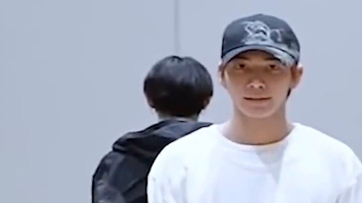 Ranjun focus - Phòng tập Magic Dance Break 220120Weverse Con