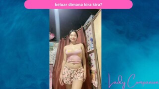 Senyumannya ituloh padat banget udah kaya kaca mata