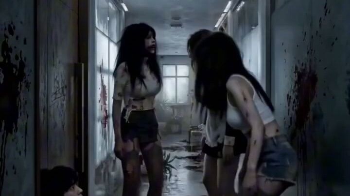 kicked out and I become the apocalypse Lord others run from zombies except me