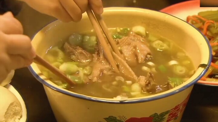 Three kids are insatiable—they ate a whole chicken and a steamer of buns but still said they were hu