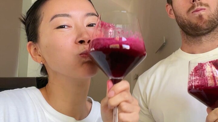 Gần đây, khi tập gym mà không trang điểm, bạn tôi hỏi: “Da người châu Á ai cũng tự nhiên sáng bóng v