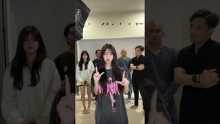 LUPAKAN MASALAHMU, MARI BERDENDANG BERSAMAKU