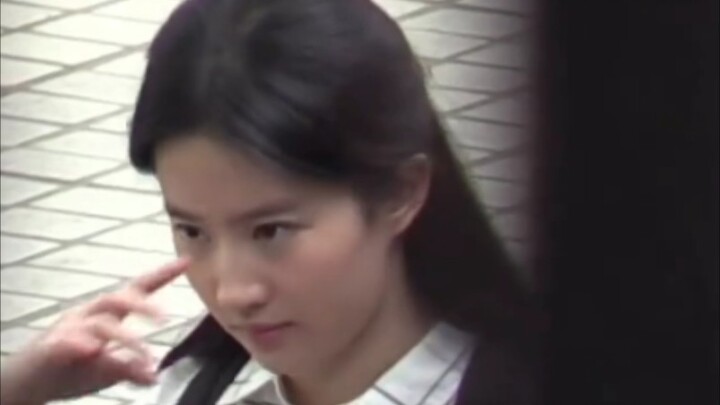 ภาพเหล่านั้นที่ปาปาราซซี่ถ่ายได้ของหลิวอี้เฟย! ความงามชนะกาลเวลา!