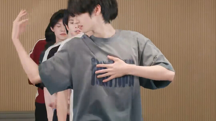 TF Family Generation 3 Relay Dance Challenge for "Waiting for Your Reply"