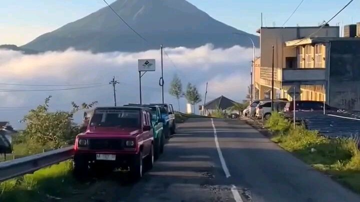 A.Negeri di atas awan