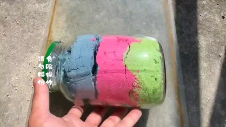 Cuộc thi lăn chai trên cầu thang