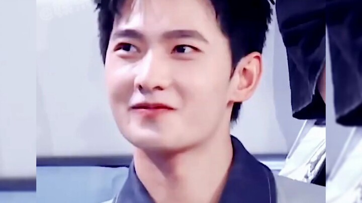 يانغ يانغ: أنتم فقط تشتاقون لوجهي الجميل!