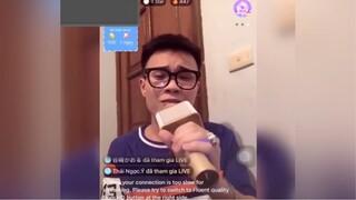 Đang hát bị mẹ gank