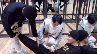 Rekor Kram Dao Jianmi (Wonwoo: Jika kamu kram, kamu harus melepas celanamu)