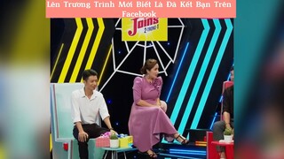 Lên chương trình mới biết là đã kết bạn trên Facebook