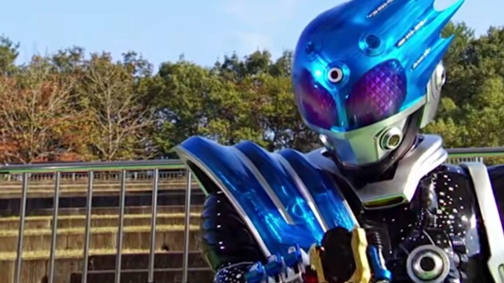 Check out the first transformation of the 20 Heisei Knights
