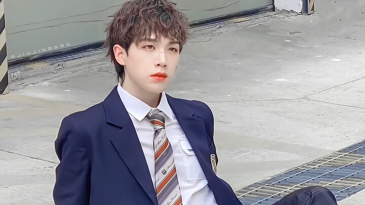 [Quà tặng cho 600k fan xui xẻo] Đây là cao thủ trường học bị chiến hao sao!