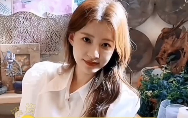 A netizen ran into Sun Yi in Sanya and even took a photo with her. Even just a casual snap made her 