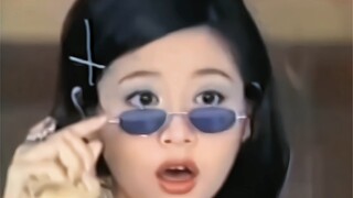 Have you ever seen such a cute and cool girl? It turns out that she has played such a cool girl befo