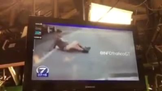 Noti7 - Noticia de un señor caminando hacia atras sentado en plena calle