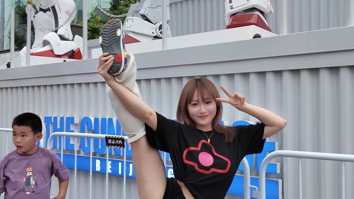 Mọi người xem chân mới của tôi đi!