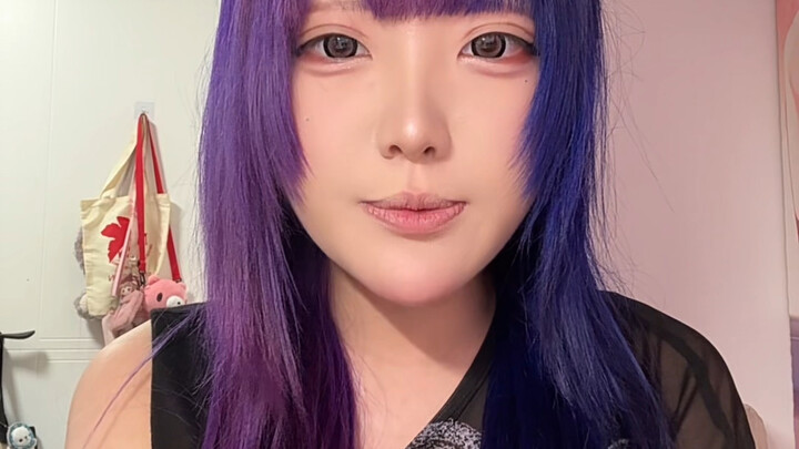 Yêu cầu cấm sóng cô gái streamer!