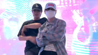 【Lee Hyukjae/Eunhyuk】تحدي الأضواء مع Jung Yunho