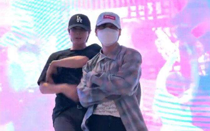 【Lee Hyukjae/Eunhyuk】Spotlight Challenge with Jung Yunho