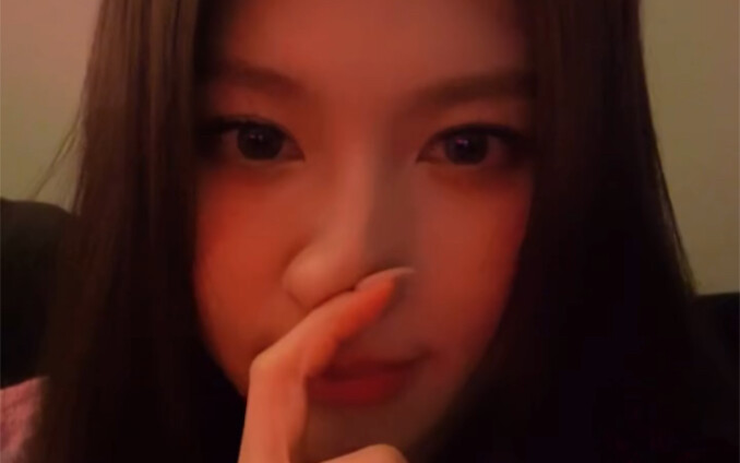 Sana’s natural nose twitches at will