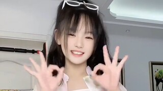 刘雨萱四次翻跳tell me，你最喜欢哪一版?