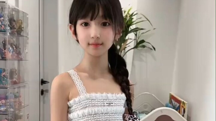 หนูน้อยโลลิวัย 8 ขวบที่สวยสุดๆ ~ มีดี้