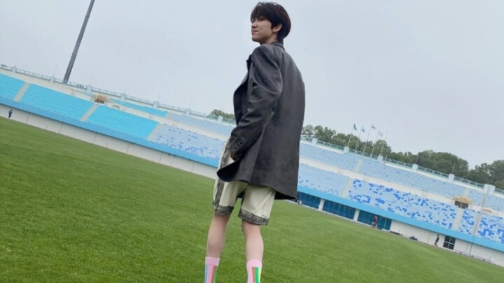 ขาในฝันของใครกันนะ! เวทีใส่กางเกงขาสั้นสุดหายาก! 【ซออึนโฮ】LEFT&RIGHT ถ่ายสดแนวตั้งเต็มตัวแบบทำเอง