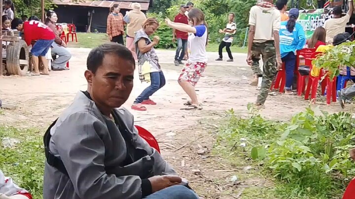 วิดีโอเต้นรถแห่่