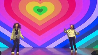 The sweet song is coming, everyone get out of the way! Dancing to Hyukjae's song on the Huazi Studen
