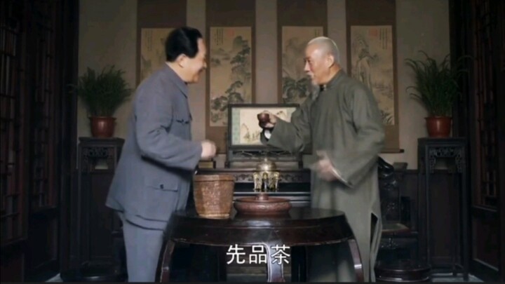 Luo Ruiqing, heedless of rest, hurried straight to the Reclining Buddha Temple. There, Chairman Mao 