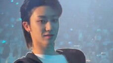 Khi Xu Minghao phát hiện ra rằng tất cả người hâm mộ trên khán đài đều là những cô gái đến từ Sùng Q
