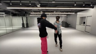 KAI SEULGI JENO KARINA's "Hot & Cold" practice room revealed!