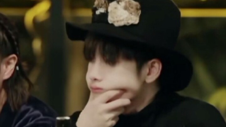 Tolong jangan biarkan para peserta Produce Camp 2020 melihat video Zhou Zhennan ini, oke??