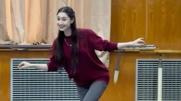 Come and dance happily with me~