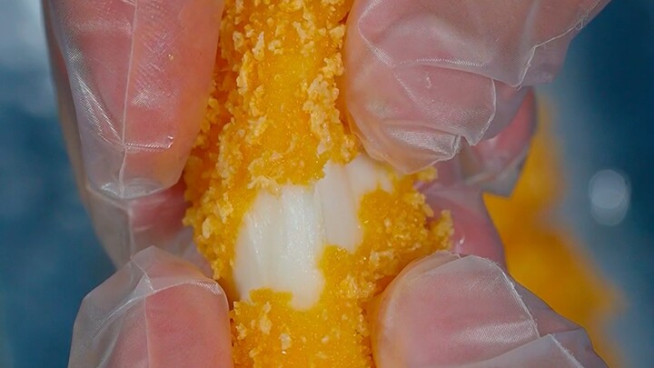 Milk can also be fried and eaten, crispy on the outside and tender on the inside, and can be pulled 