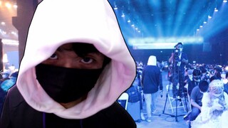 I disguised myself and joined a gathering of 800 UP hosts. Who could recognize me?