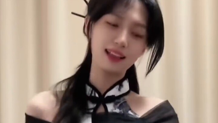 [It's Little Bing Xin] The latest cheongsam taming limbs dance pure enjoyment version of Xiaobingjia