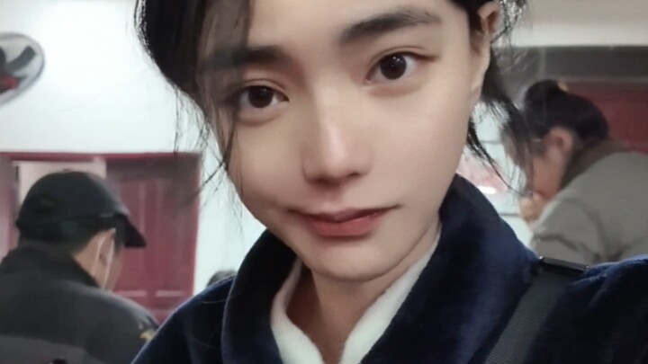 Trước khi nhập quan, các sư huynh trong đạo quán từng làm nghề gì? Hiện tại họ kiếm sống ra sao?